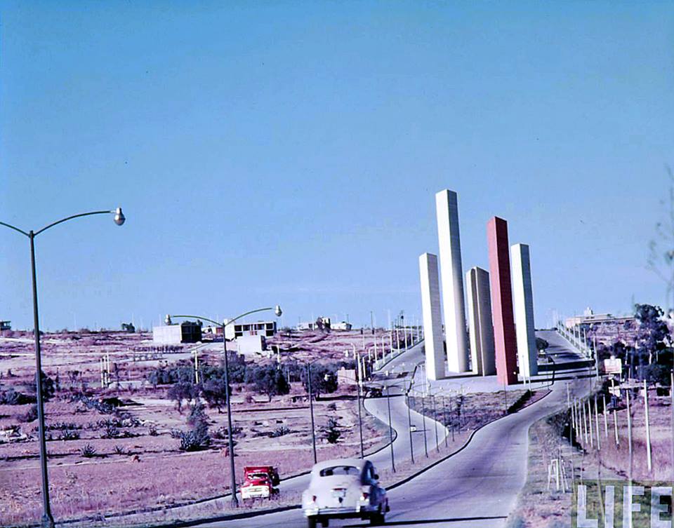 The emblematic Towers of Satélite towards the end of the 1950s