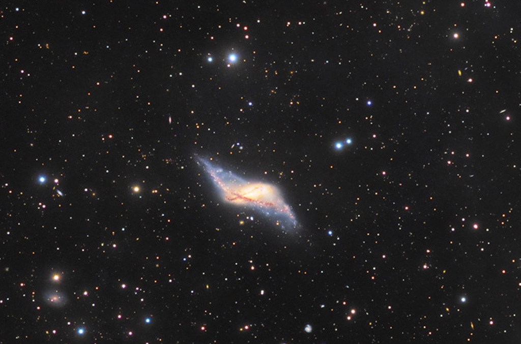 galaxie-ngc-660-anneau-polaire