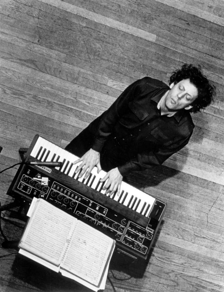 El prodigioso músico Philip Glass dará un concierto en el Museo de