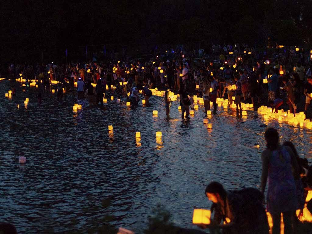water-lantern-festival
