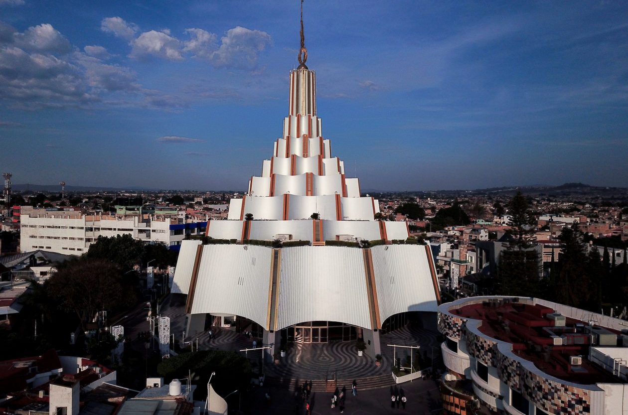 Así es la impresionante arquitectura de la Iglesia de la Luz del Mundo de  Guadalajara (FOTOS)